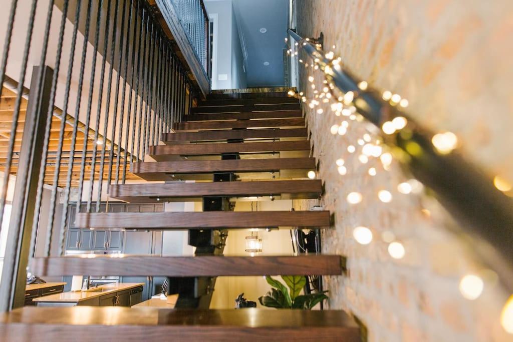 Вилла Chicago Mid-Century Gem Steps From United Center Экстерьер фото